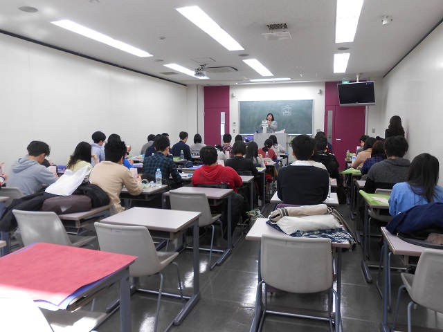 新宿の調理専門学校でラッピング講習