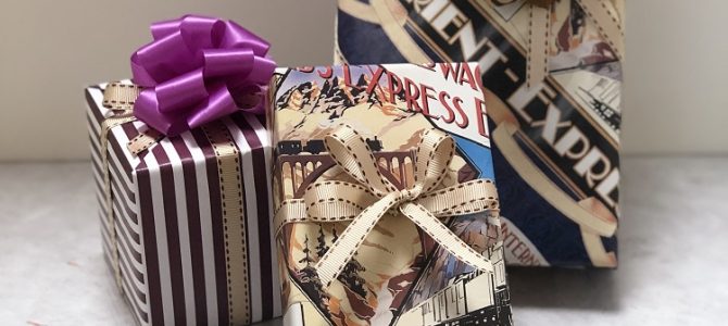 ガチャピンを食べてからプレゼントラッピング認定クラスの予習。