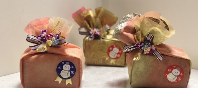 埼玉ラッピング自宅教室にてプレゼントラッピングのレッスンを行いました。 埼玉ラッピング自宅教室にてプレゼントラッピングのレッスンを行いました。