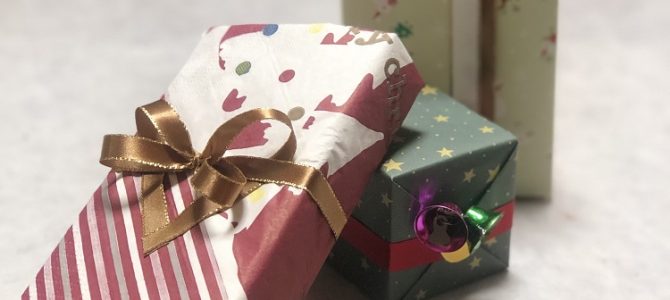 埼玉ラッピング認定校自宅教室にてプレゼントラッピングの1回目を行いました。