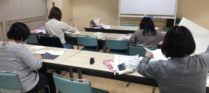 第8回岩槻東口コミュニティセンターでラッピング講座を行ってまいりました。 第8回岩槻東口コミュニティセンターでラッピング講座を行ってまいりました。