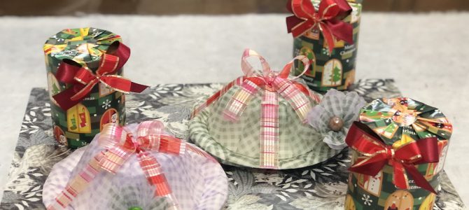 ラッピング自宅教室にてギフトラッピングのレッスンを行いました。 ラッピング自宅教室にてギフトラッピングのレッスンを行いました。