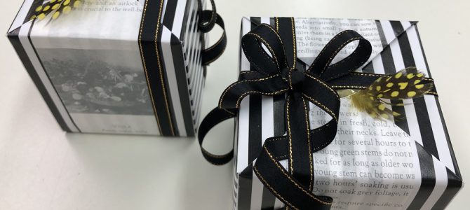 ラッピング協会東京本部にてプレゼントラッピング初級クラスを行ってまいりました。