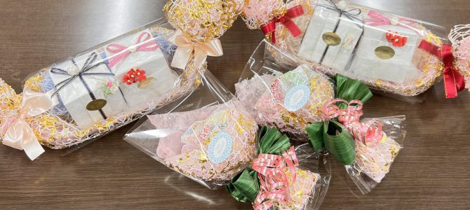 よみうりカルチャー北千住にて楽しいラッピングのレッスンを行いました。